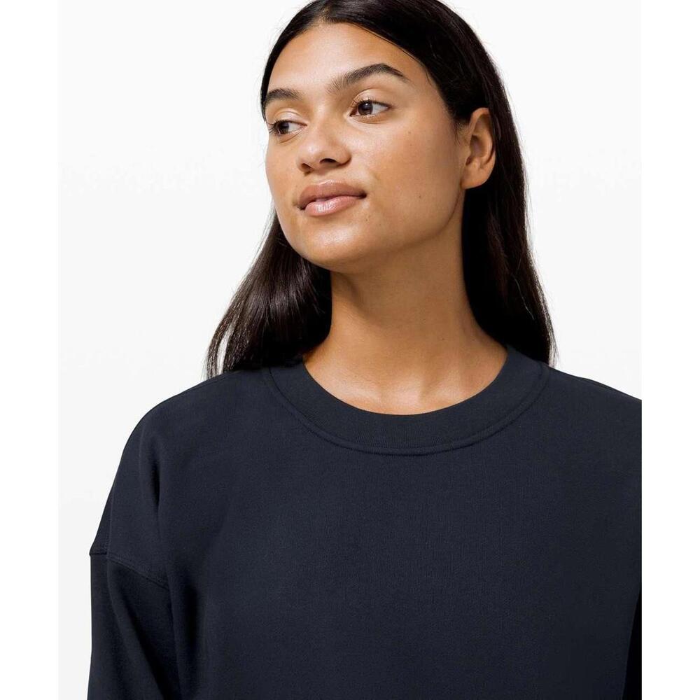 NWT Lululemon Lululemon Perfectly Oversized Crop Crew - Size 4 - MSRP $98 - Picture 3 of 3